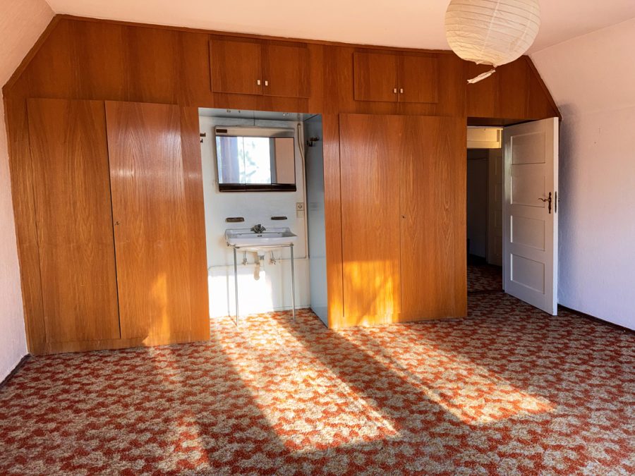 Schlafzimmer 1