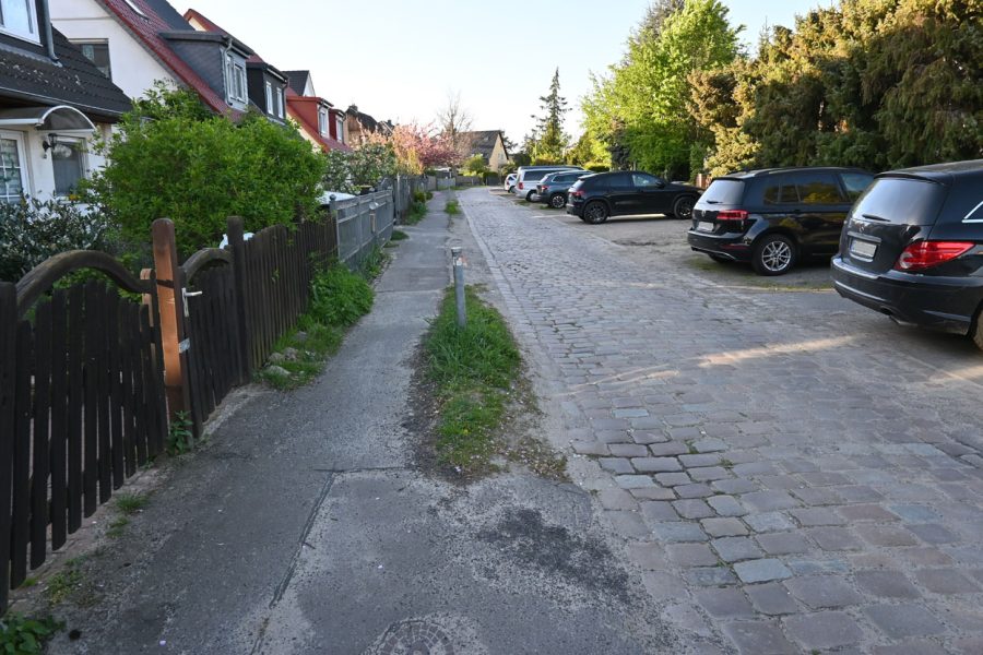 Straße vor dem Haus