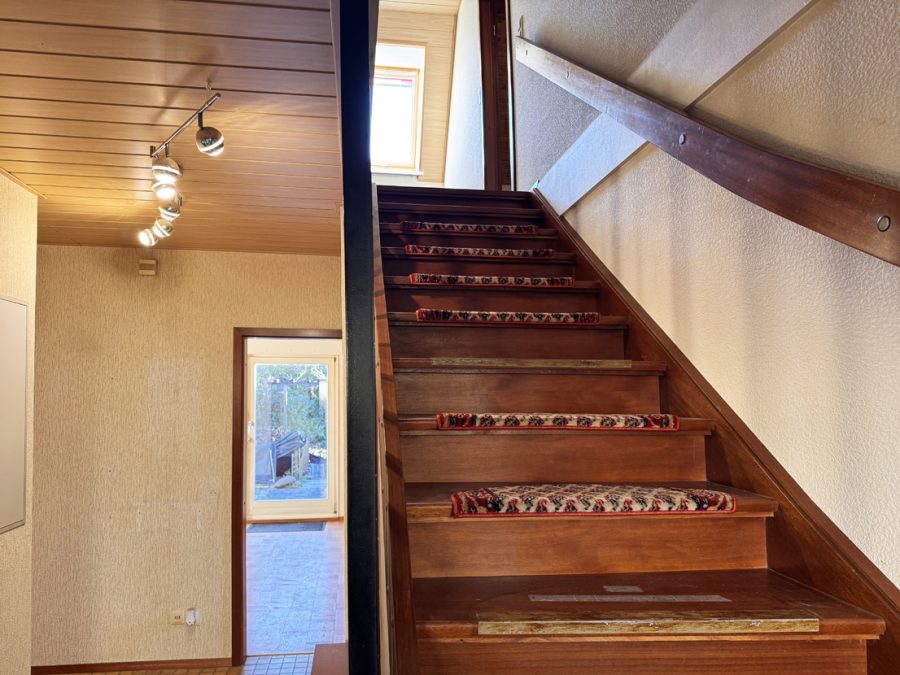 Treppe zum DG