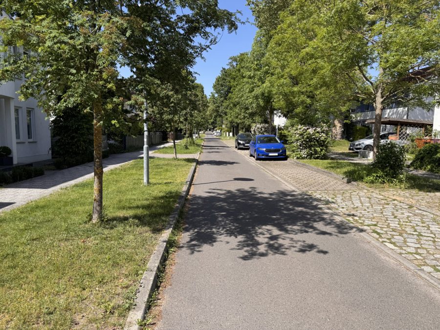 Straße vor dem Haus